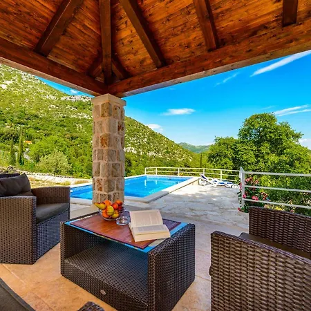 Villa Mount Vista Mrcevo